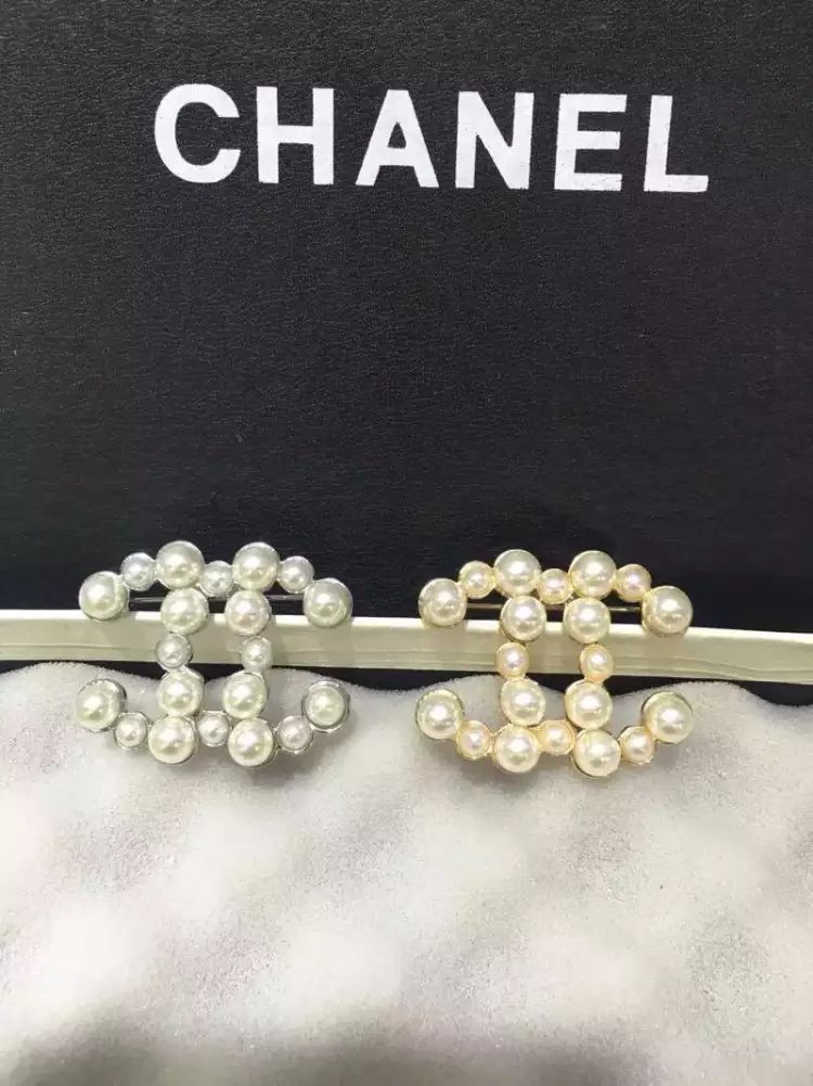 Spilla Chanel Modello 226